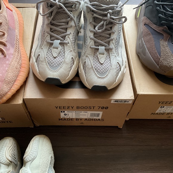 Yeezy lot 5 pairs 4 pairs og all sizes 9-10.5 - Picture 4 of 5